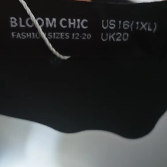 Bloom Chic sexy maxi dress with cut out size 20 - Picture 8 of 8